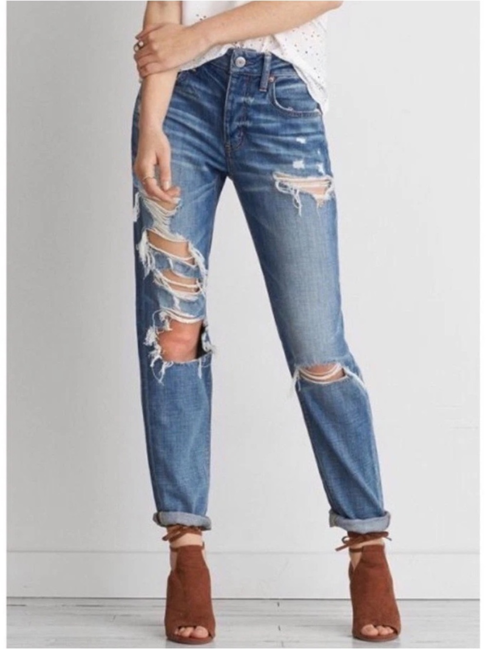 American Eagle Tomgirl Boyfriend distressed jeans 10